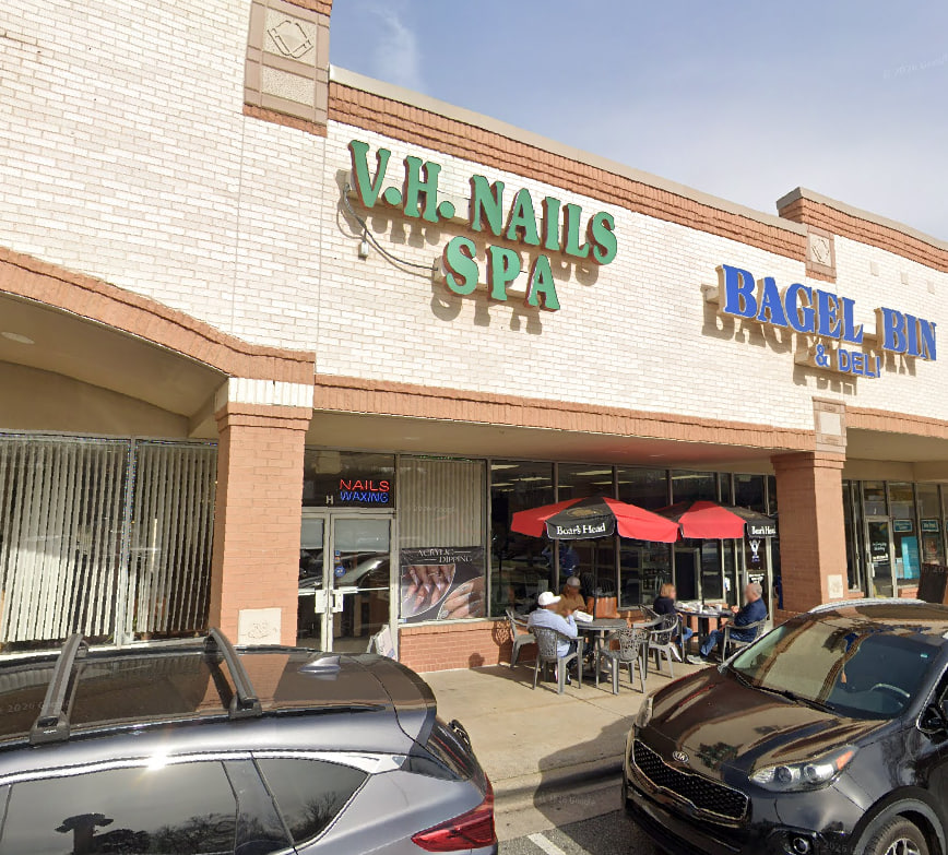 Cần Bán Gấp Tiệm Nail Tại Huntersville, NC 28078