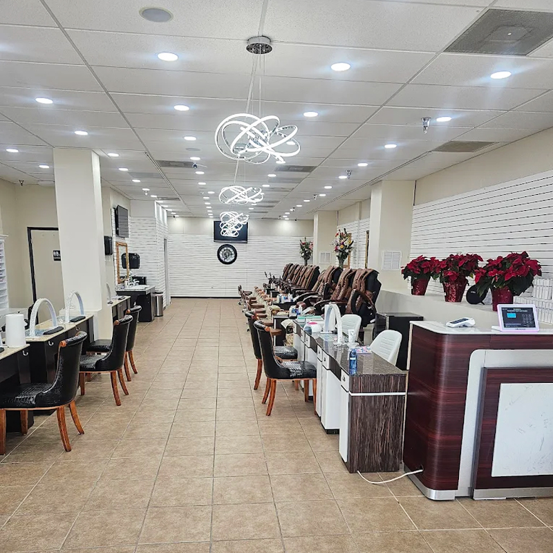 CẦN BÁN TIỆM NAILS TẠI PORT CHARLOTTE, FL!