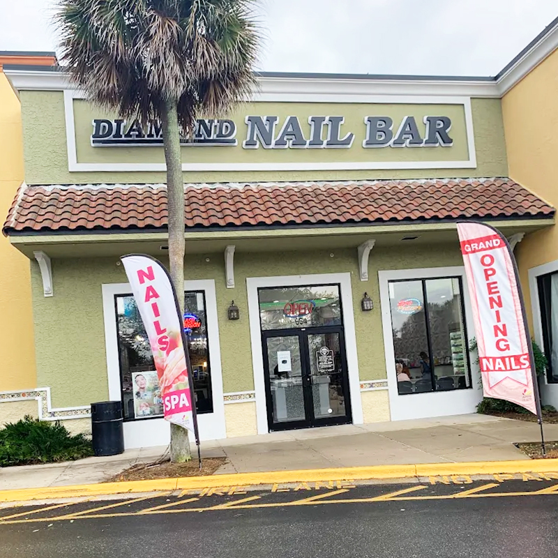 Cần gấp thợ nail và Eyelashes tại Lady Lake, FL 32159
