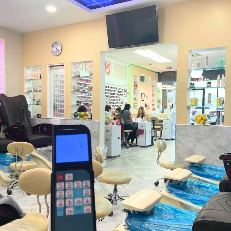 Cần nhiều thợ nail nữ tại Cape Coral, FL-33914