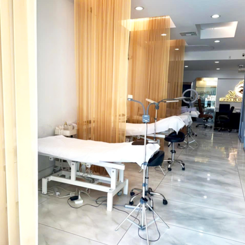 Cần sang bán tiệm Facial - Eyelashes - Phun xăm tại Westminster, CA