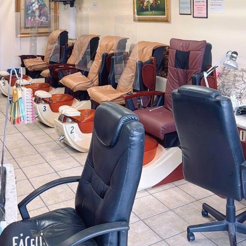 Cần sang bán tiệm Lisa's Nail tại Houston, TX-77015