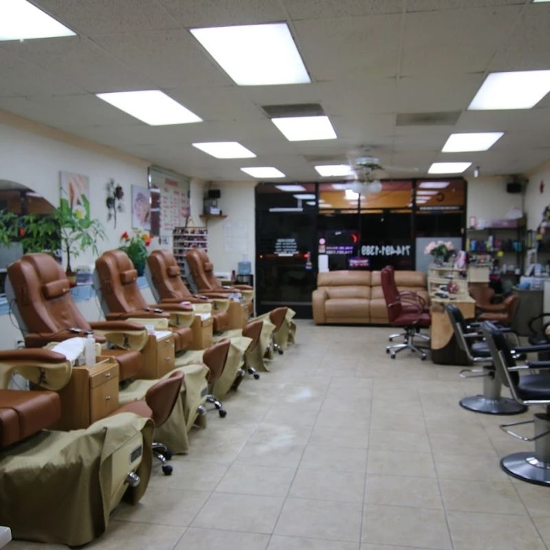 Cần sang bán tiệm nail tại Anaheim, CA 92801
