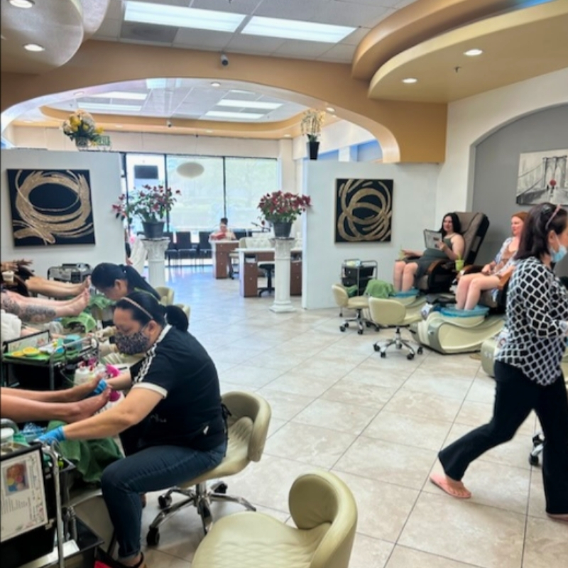 Cần sang bán tiệm nail tại Apple Valley, CA - 92308