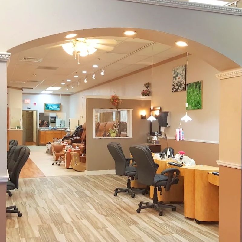Cần sang bán tiệm nail tại Asheville, NC 28806