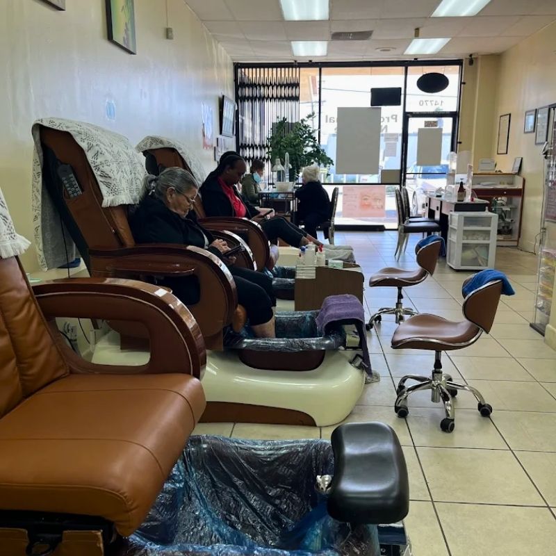 Cần sang bán tiệm nail tại Bellflower, CA 90706