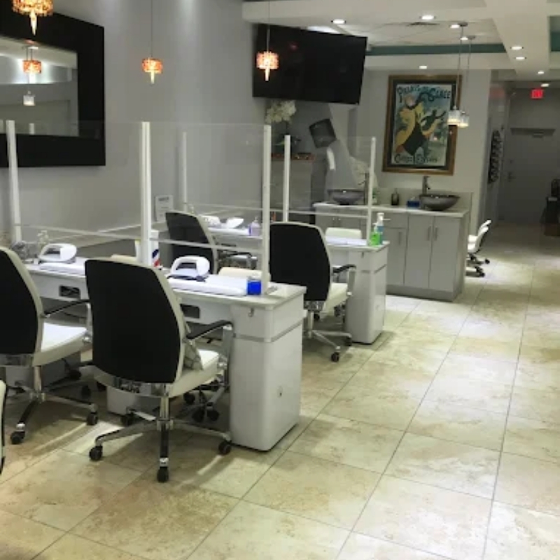 Cần sang bán tiệm nail tại Boca Raton, FL 33496