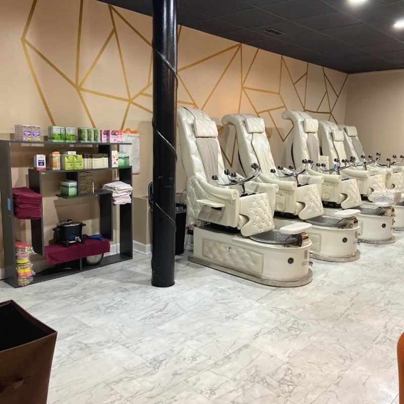 Cần sang bán tiệm nail tại Boone, NC 28607