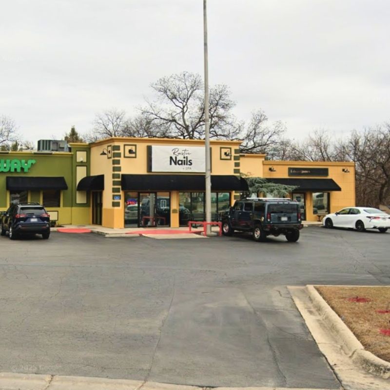 Cần sang bán tiệm nail tại Brownwood, TX 76801