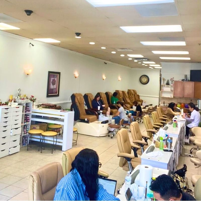 Cần sang bán tiệm nail tại Cary, NC 27518