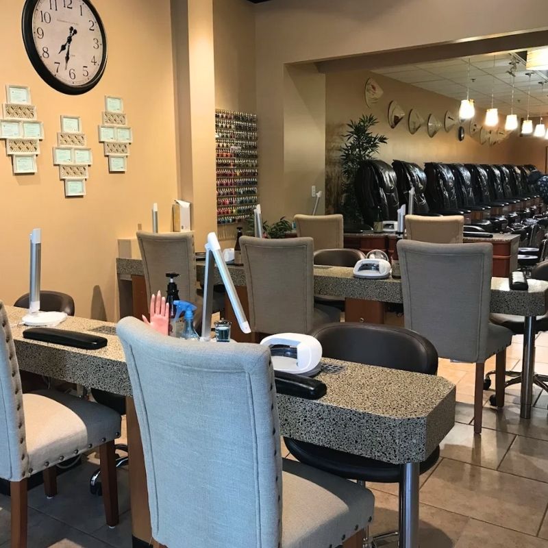 Cần sang bán tiệm nail tại Chapel Hill, NC 27517