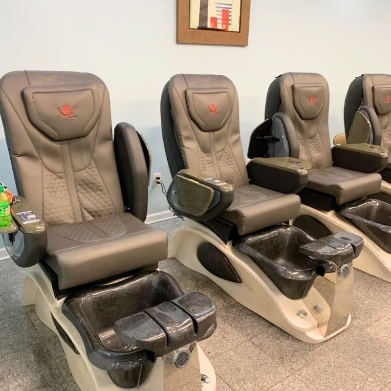Cần sang bán tiệm nail tại Charlotte, NC 28216