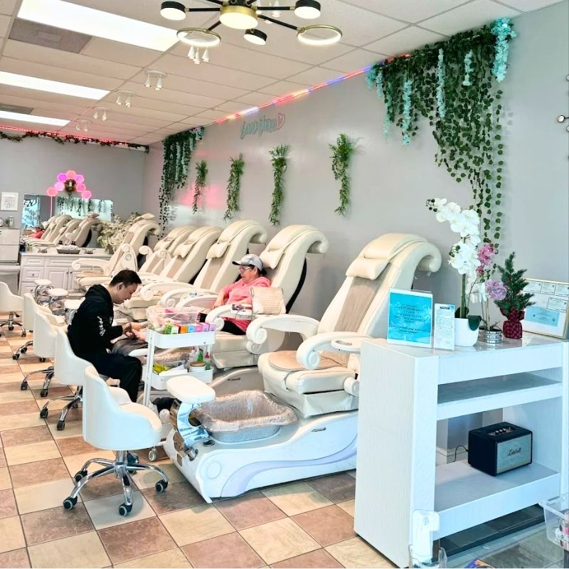 Cần sang bán tiệm nail tại Charlotte, NC 28217