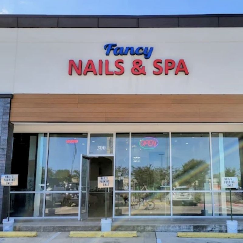 Cần sang bán tiệm nail tại College Station, TX 77840