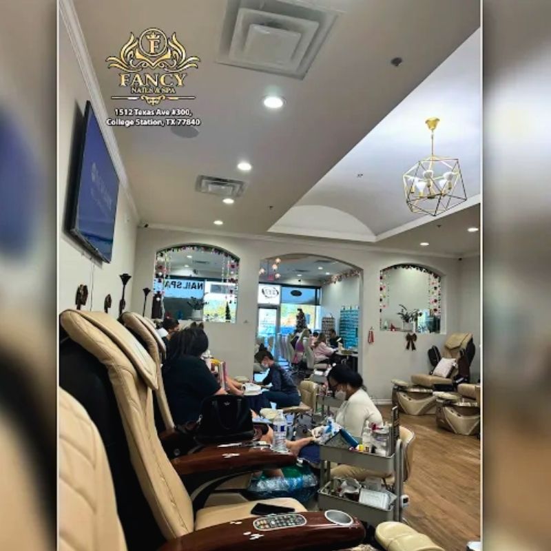Cần sang bán tiệm nail tại College Station, TX 77840