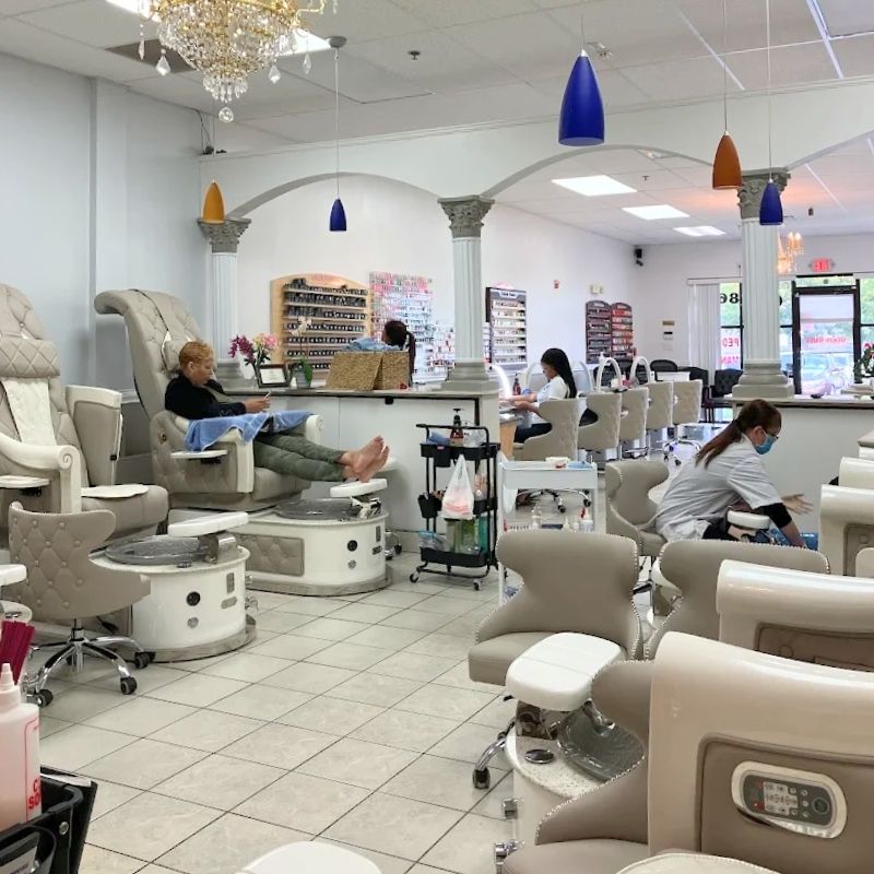 Cần sang bán tiệm nail tại Concord, NC 28027