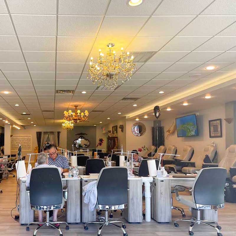 Cần Sang Bán Tiệm Nail Tại Crestview, FL-32536