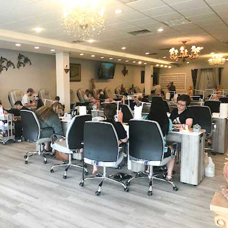 Cần Sang Bán Tiệm Nail Tại Crestview, FL-32536