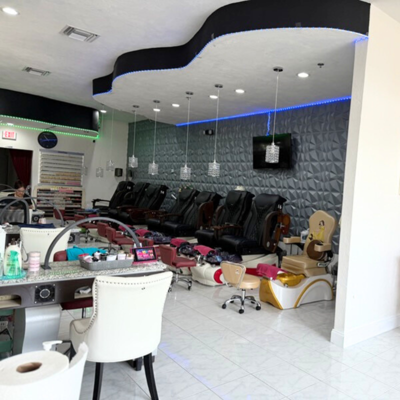 Cần sang bán tiệm nail tại Daytona Beach, FL 32114