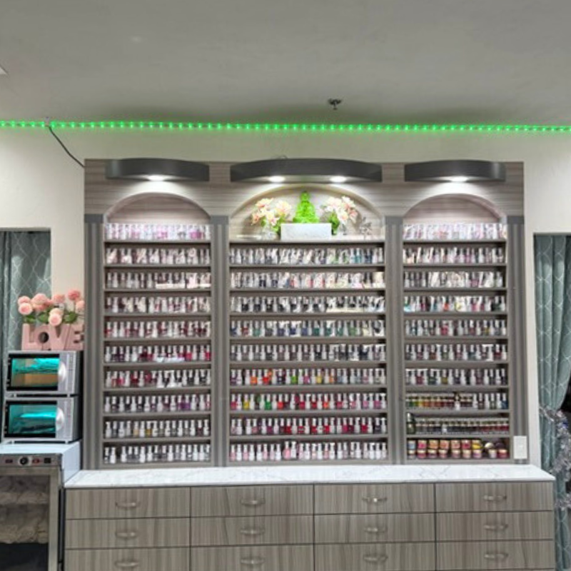 Cần sang bán tiệm nail tại Daytona Beach, FL 32114