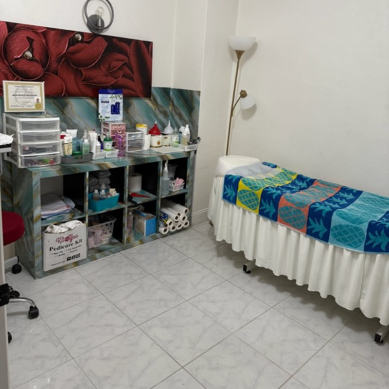 Cần sang bán tiệm nail tại Daytona Beach, FL 32114