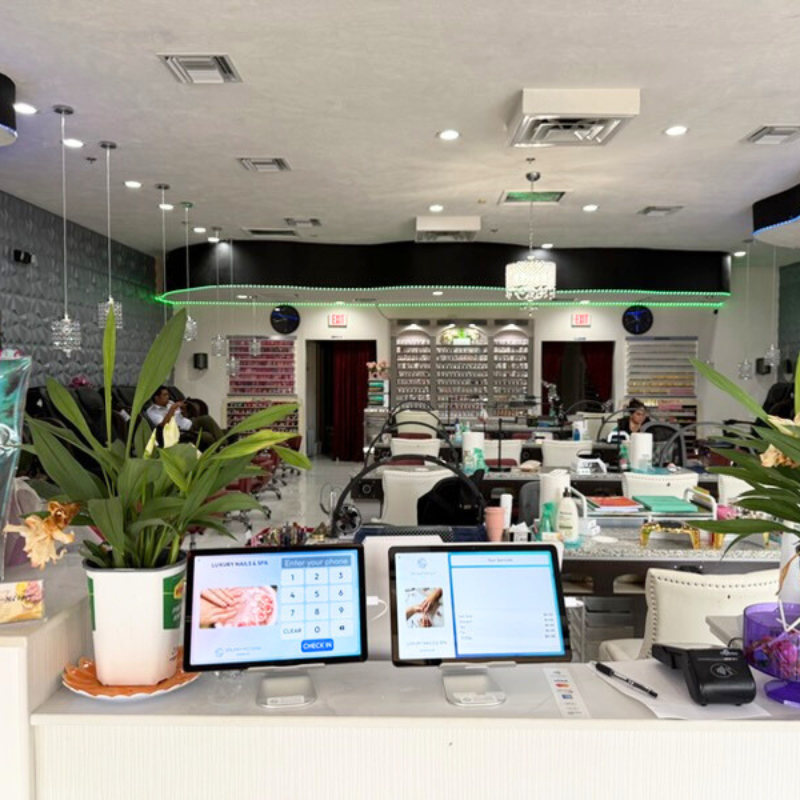 Cần sang bán tiệm nail tại Daytona Beach, FL 32114