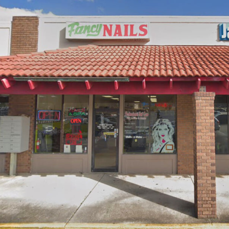 Cần Sang Bán Tiệm Nail Tại Defuniak Springs, FL 32435