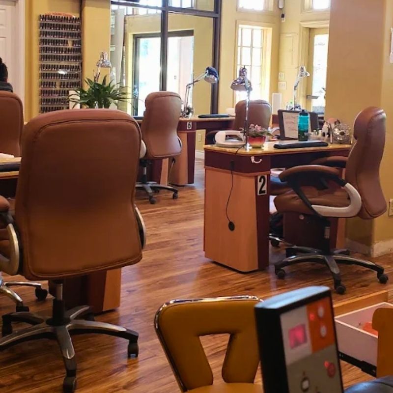 Cần sang bán tiệm nail tại Frisco, CO 80443