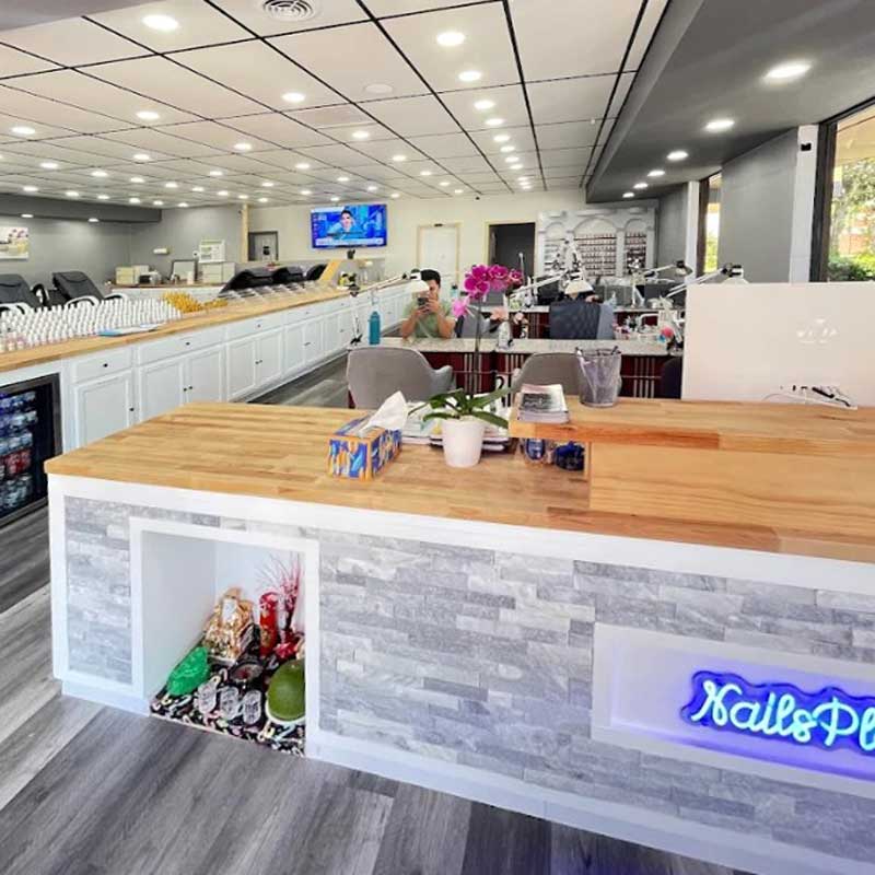 Cần sang bán tiệm nail tại Gainesville, FL-32607