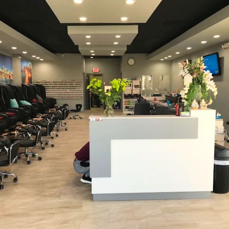Cần sang bán tiệm nail tại Gainesville, FL 32607