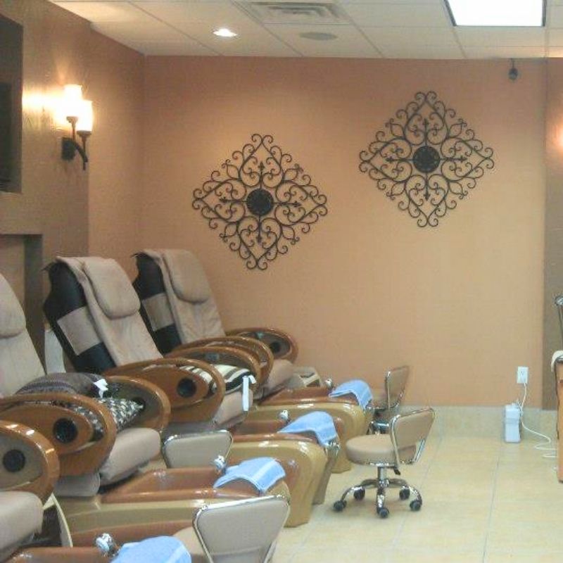 Cần sang bán tiệm nail tại Gainesville, TX 76240
