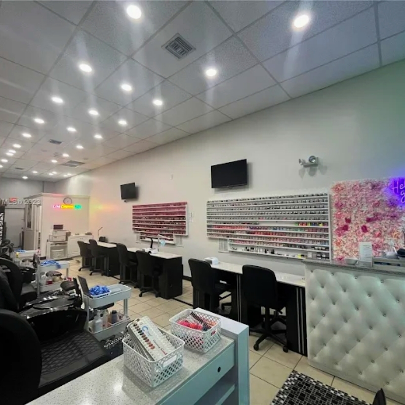 Cần sang bán tiệm nail tại Hialeah, FL 33014
