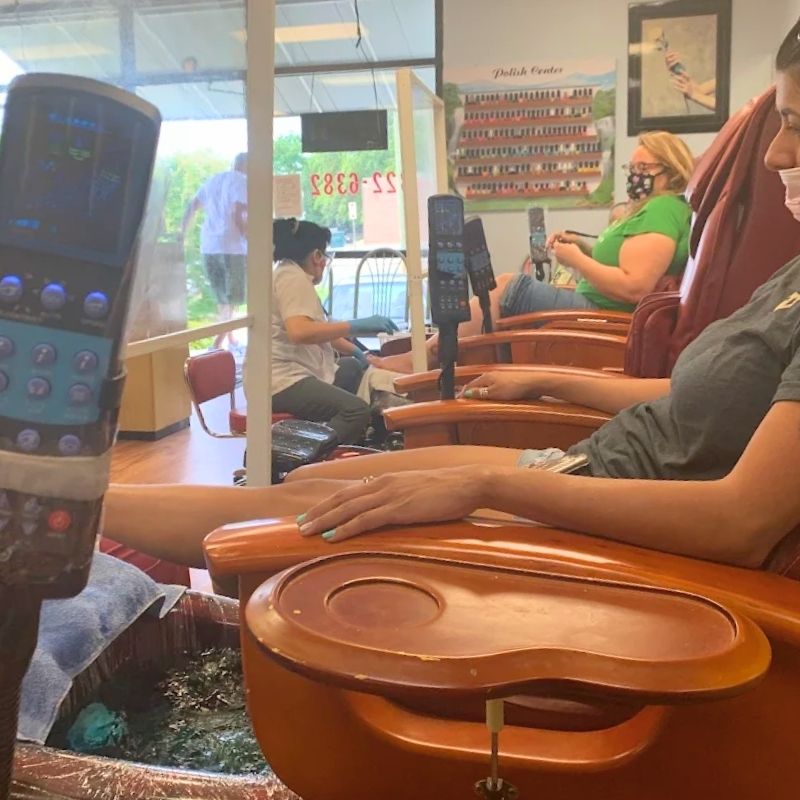Cần sang bán tiệm nail tại Hickory, NC 28601