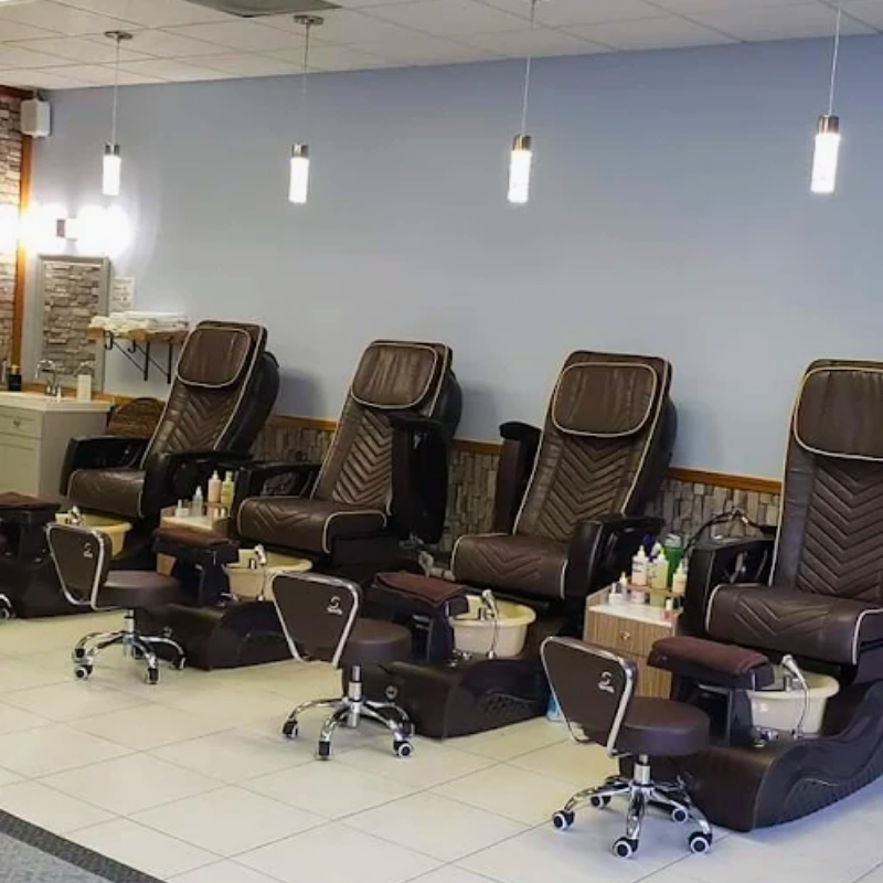 Cần sang bán tiệm nail tại Homosassa Springs, FL 34448