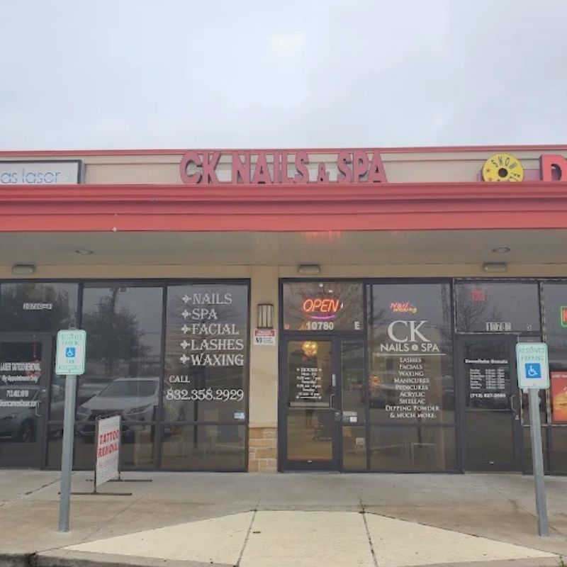 Cần sang bán tiệm nail tại Houston, TX 77043
