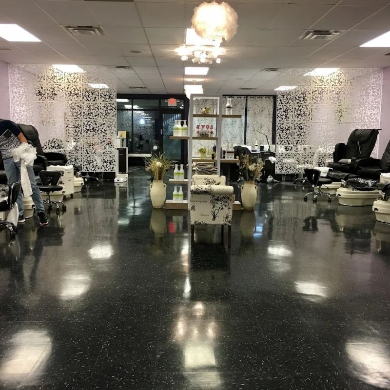 Cần sang bán tiệm nail tại Indianapolis, IN 46260