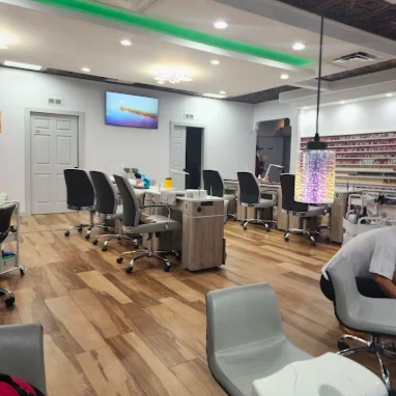 Cần sang bán tiệm nail tại Inverness, FL 34453