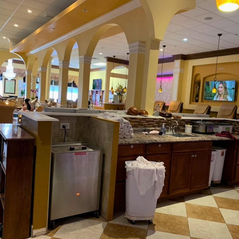 Cần sang bán tiệm nail tại Jacksonville, FL 32218