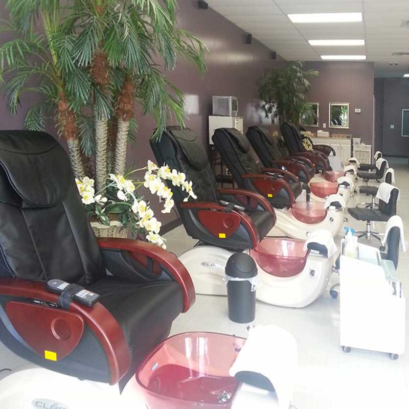 Cần sang bán tiệm nail tại Jacksonville, FL 32224