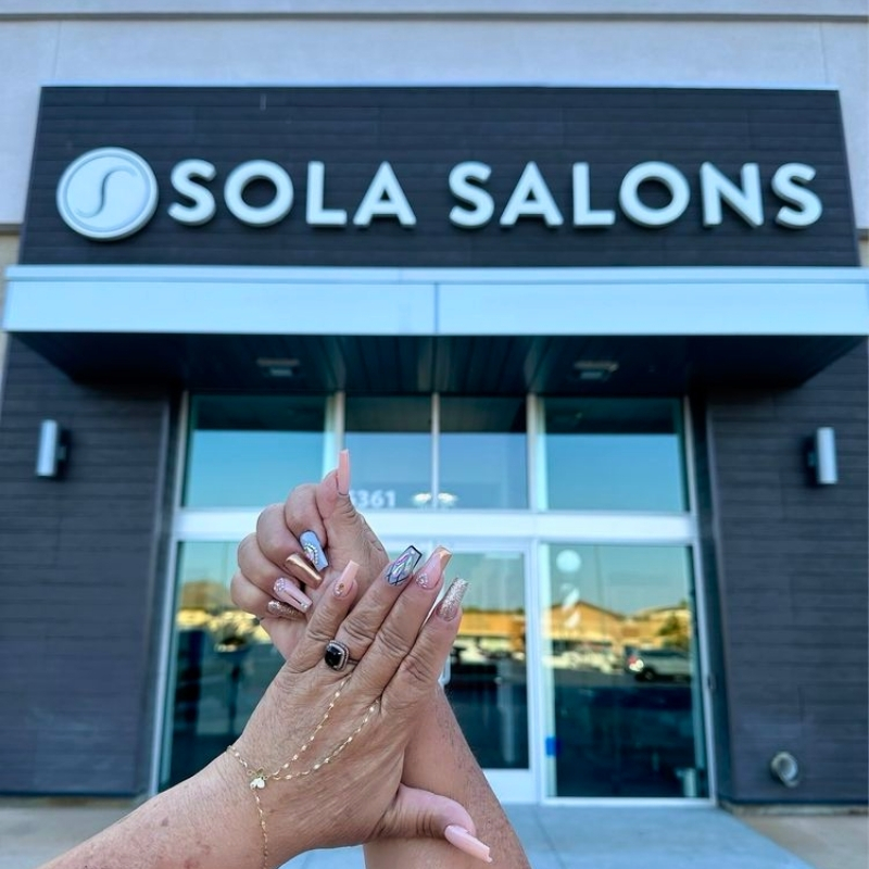 Cần sang bán tiệm nail tại Jurupa Valley, CA - 91752