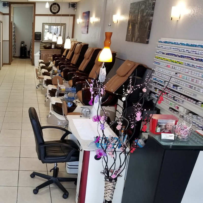 Cần Sang Bán Tiệm Nail Tại Lake Worth, FL 33463