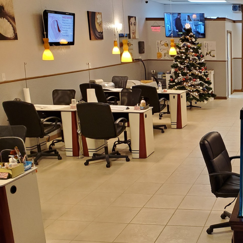 Cần Sang Bán Tiệm Nail Tại Lake Worth, FL 33463