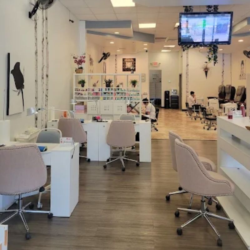 Cần sang bán tiệm nail tại Lakeland, FL-33809
