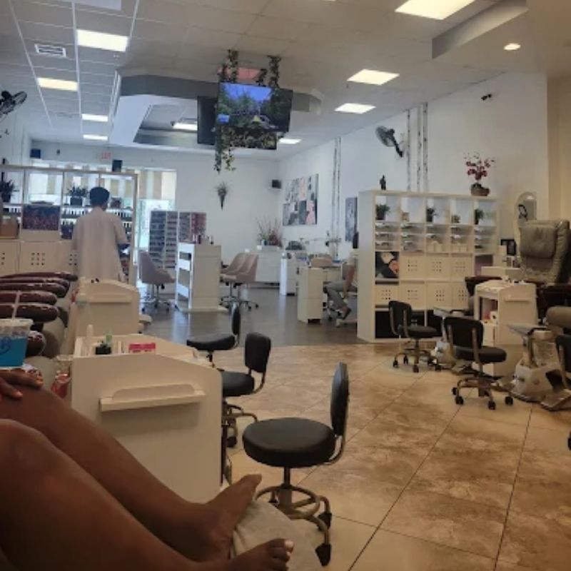 Cần sang bán tiệm nail tại Lakeland, FL-33809
