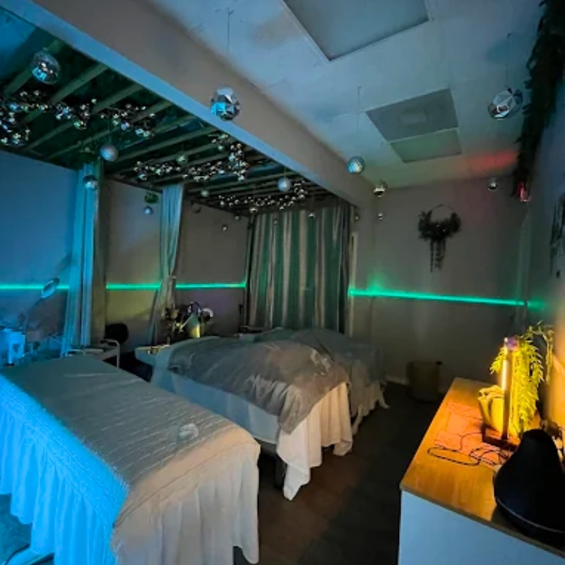 Cần sang bán tiệm nail tại Largo, FL 33773