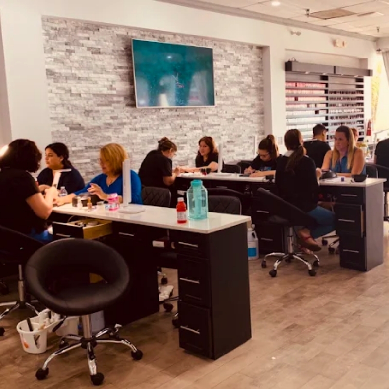 Cần sang bán tiệm nail tại Miami, FL 33144