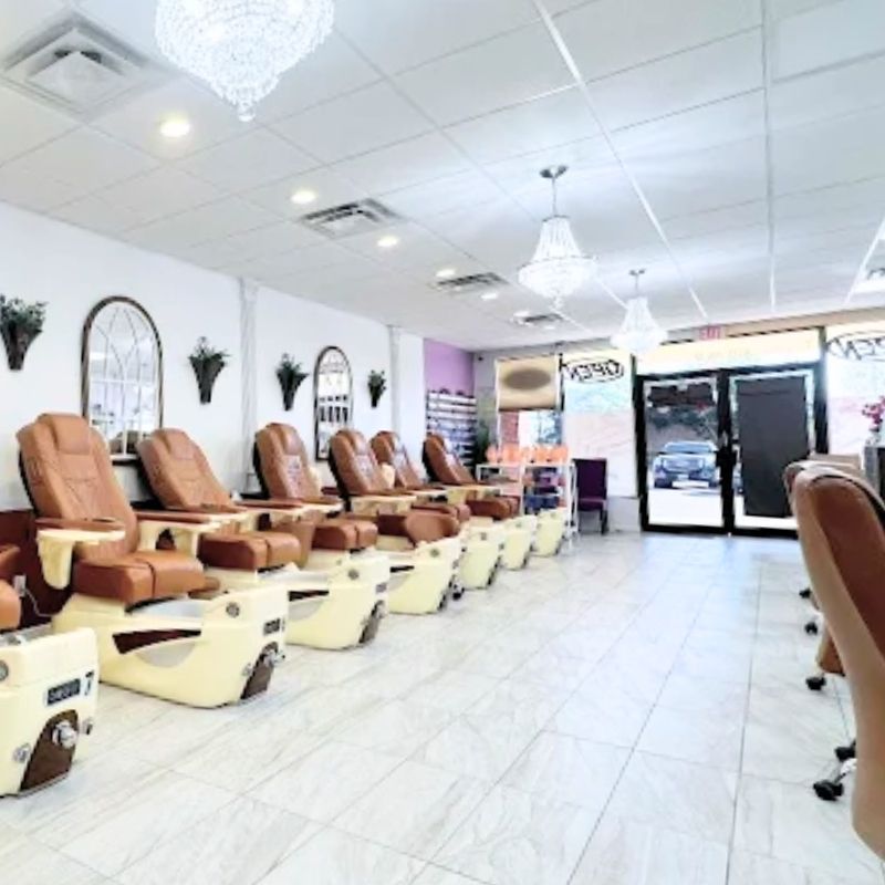 Cần sang bán tiệm nail tại Midland, TX 79707
