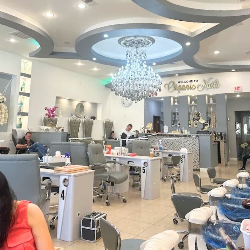 Cần sang bán tiệm nail tại Midland, TX 79707