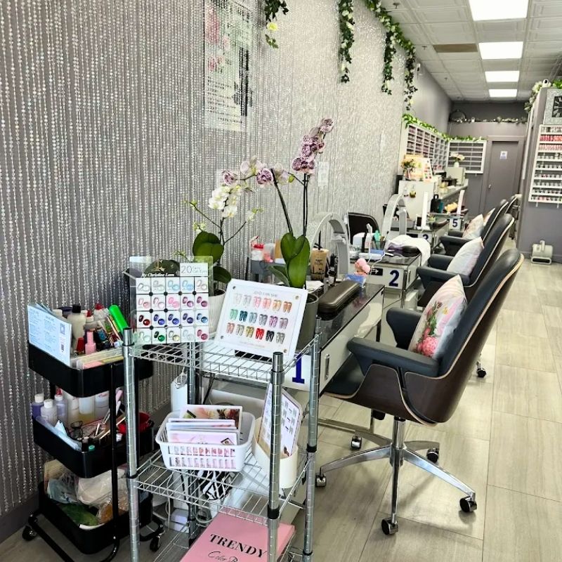Cần sang bán tiệm nail tại Murrieta, CA – 92562