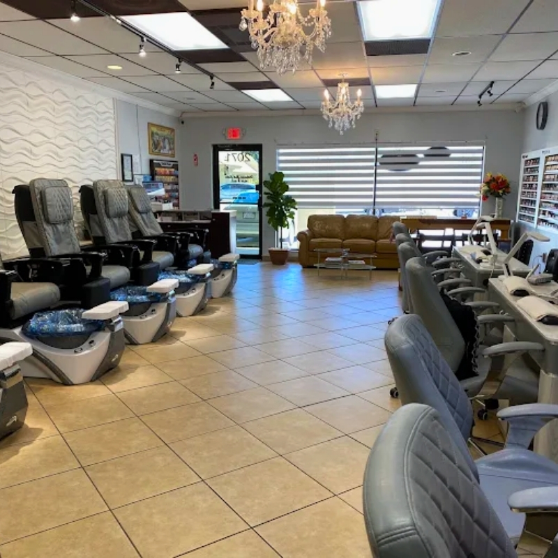 Cần sang bán tiệm nail tại Naples, FL 34109
